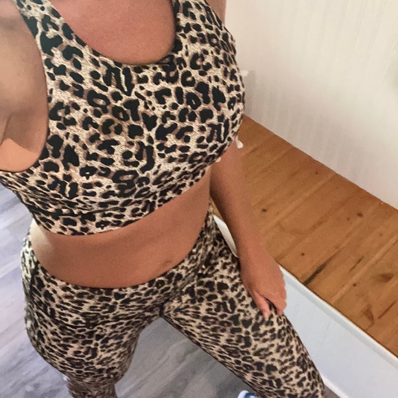 LAST2🧁 UNLEASHED-LEGGINGS - Picture 6 of 8